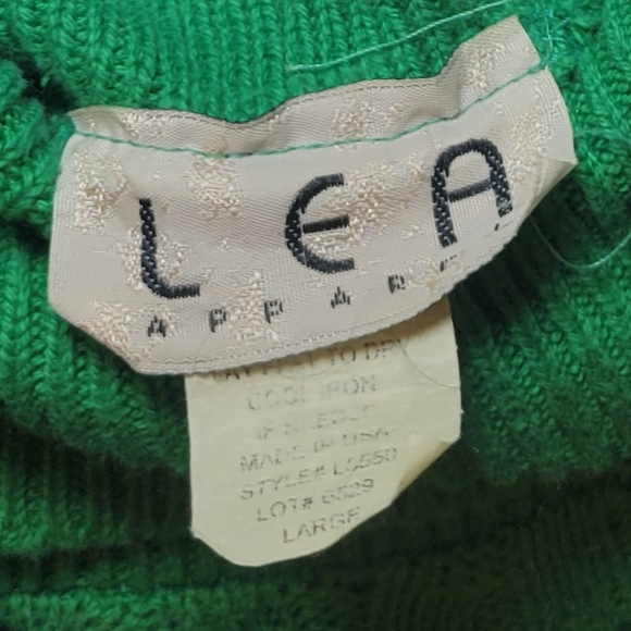 Chic Green Off-Shoulder Knit Dress - Picture 3 of 3